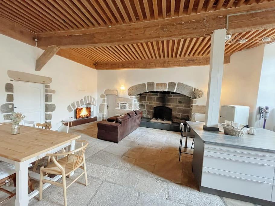 Logis Du Chandelier Le Puy-en-Velay Экстерьер фото